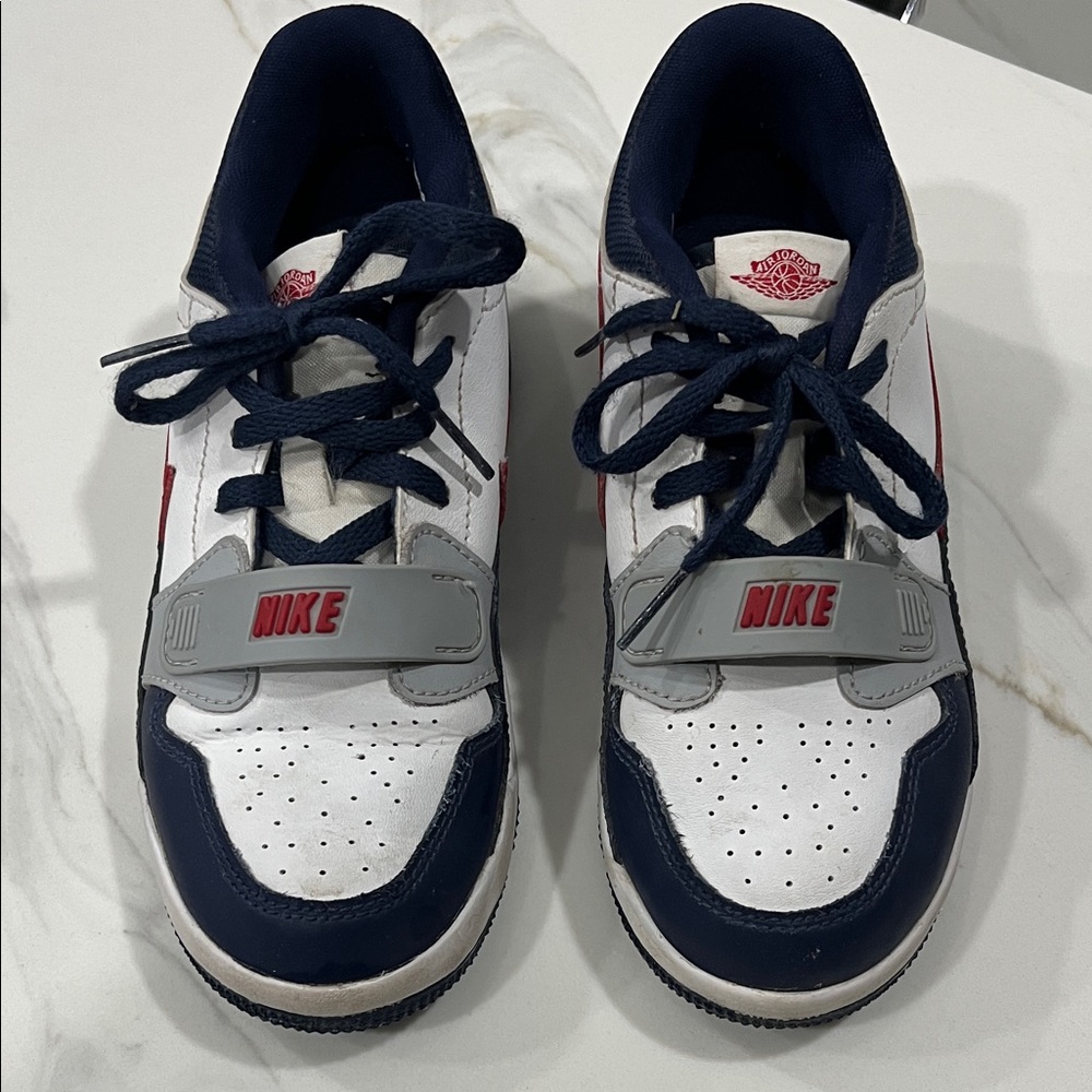 Nike Kids' White, Navy, and Red Sneakers - Picture 2 of 4